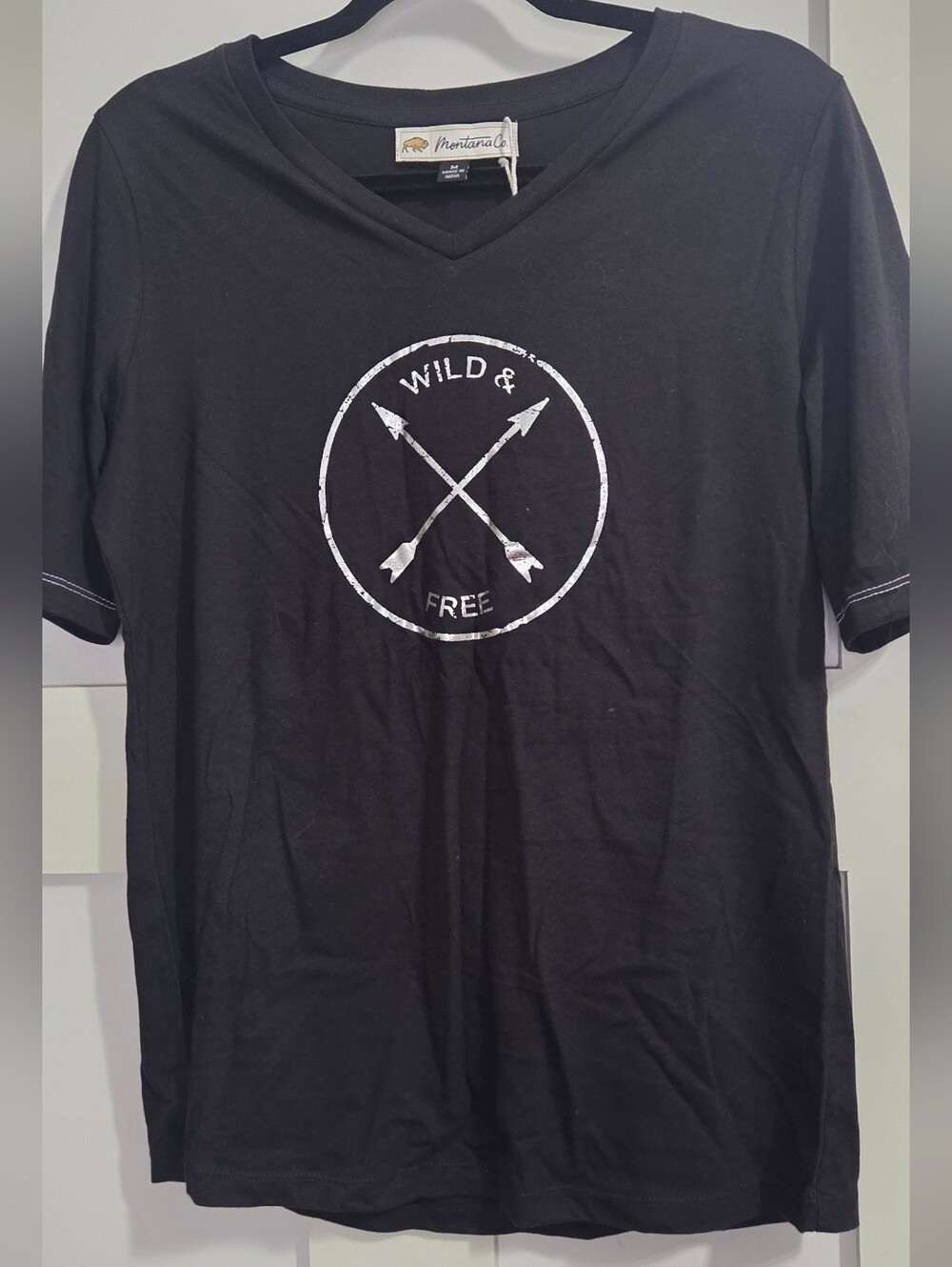 NWT Montana Co - Black V-Neck 'Wild & Free' Graphic Tee - Women's Short Sleeve